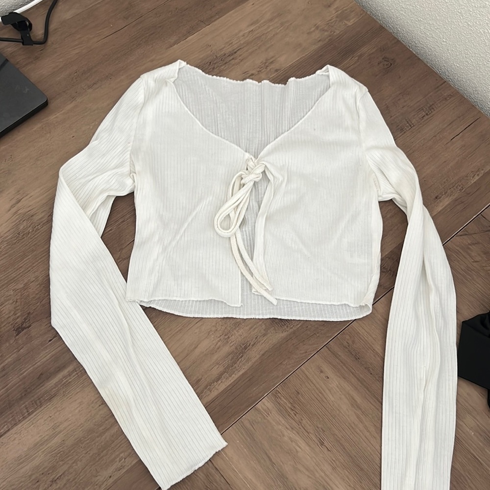 Long sleeve tie knot top